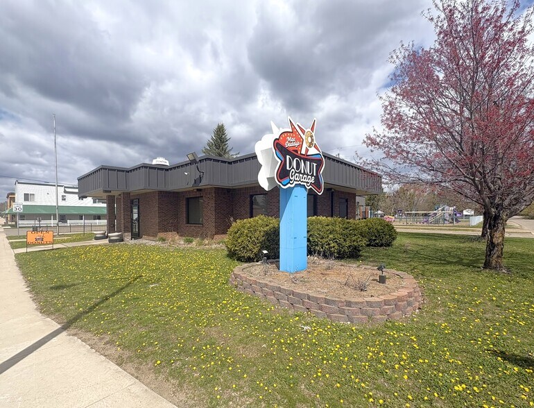 More Photos Of 221 4th St, Ironton Freestanding For Sale