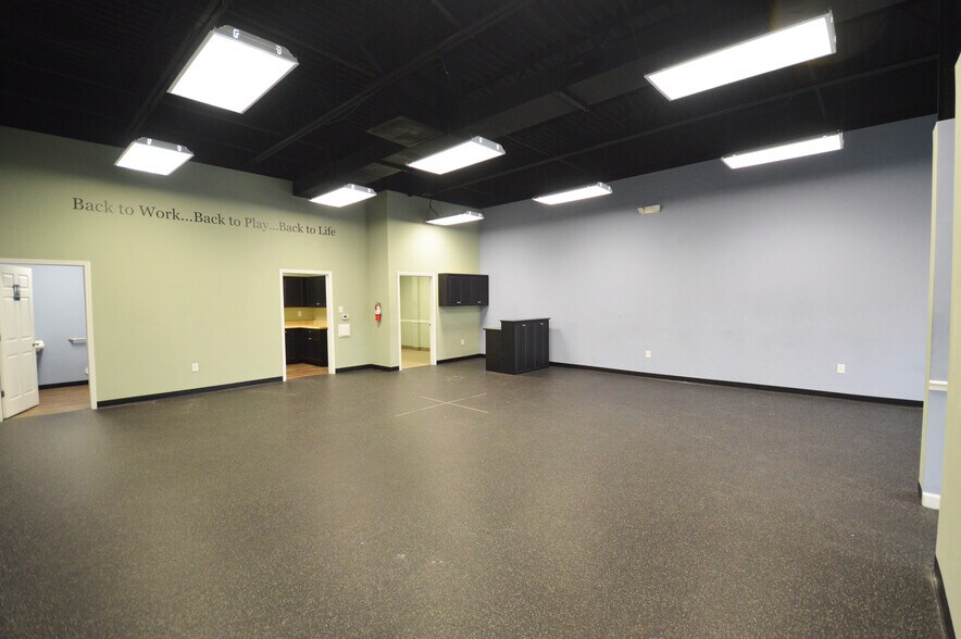 More Photos Of 853 Old Winston Rd, Kernersville Medical For Lease