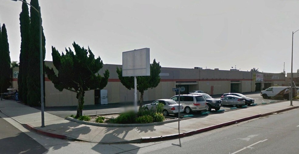 More Photos Of 9132-9150 De Soto Ave, Chatsworth Warehouse For Lease