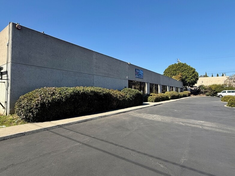 More Photos Of 722 33rd St, San Diego Manufacturing For Lease