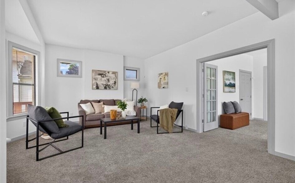 More Photos Of 301 W Main St, Monroe Flex For Sale