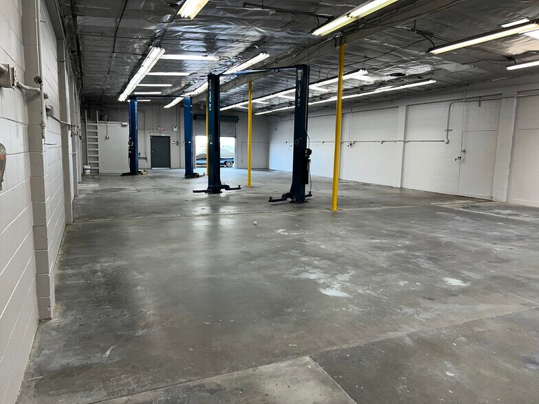 More Photos Of 500 S Raymond Ave, Fullerton Warehouse For Lease