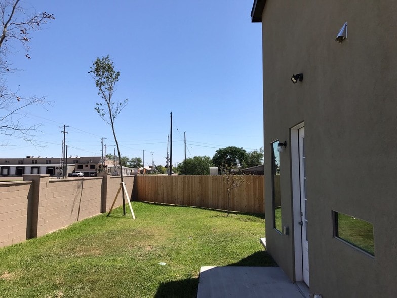 More Photos Of 1202 Upas Dr, Edinburg Apartments For Sale