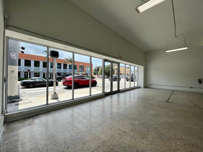 More Photos Of 6621 Biscayne Blvd, Miami Storefront For Sale