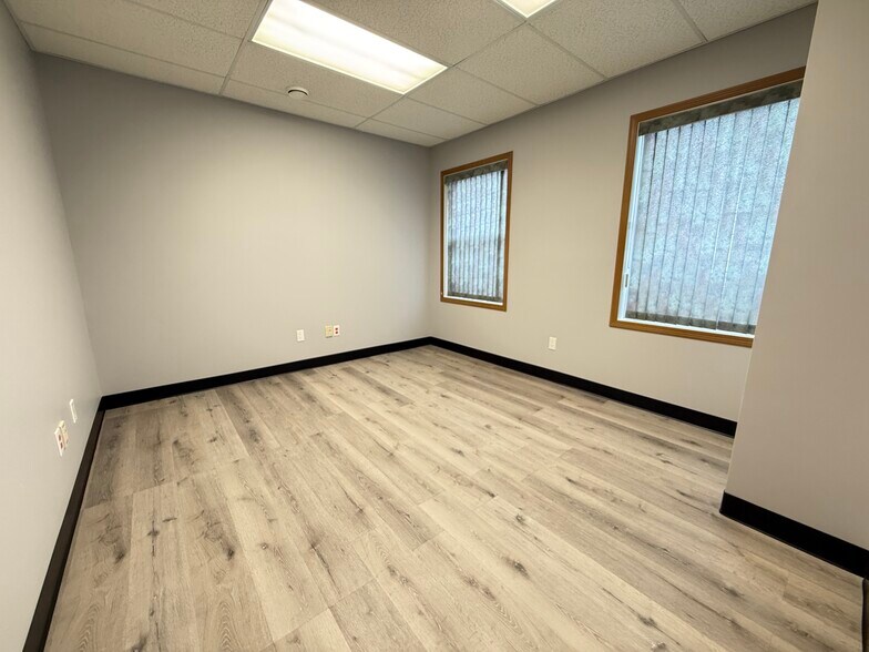 More Photos Of 7421 Edgar Industrial Dr, Red Deer Warehouse For Lease