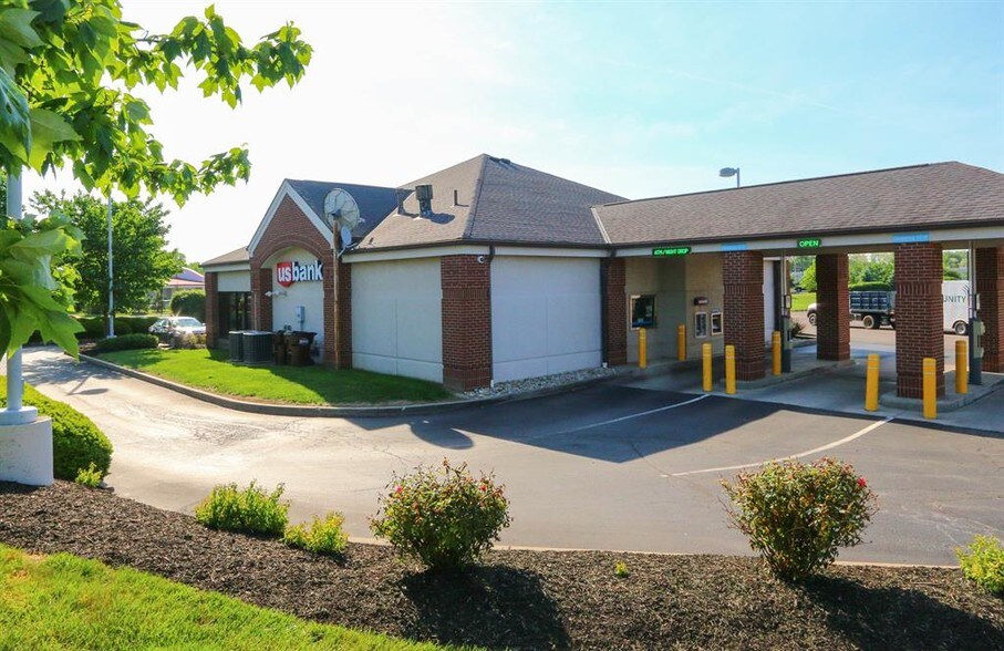 More Photos Of 9934 Waterstone Blvd, Cincinnati Bank For Sale
