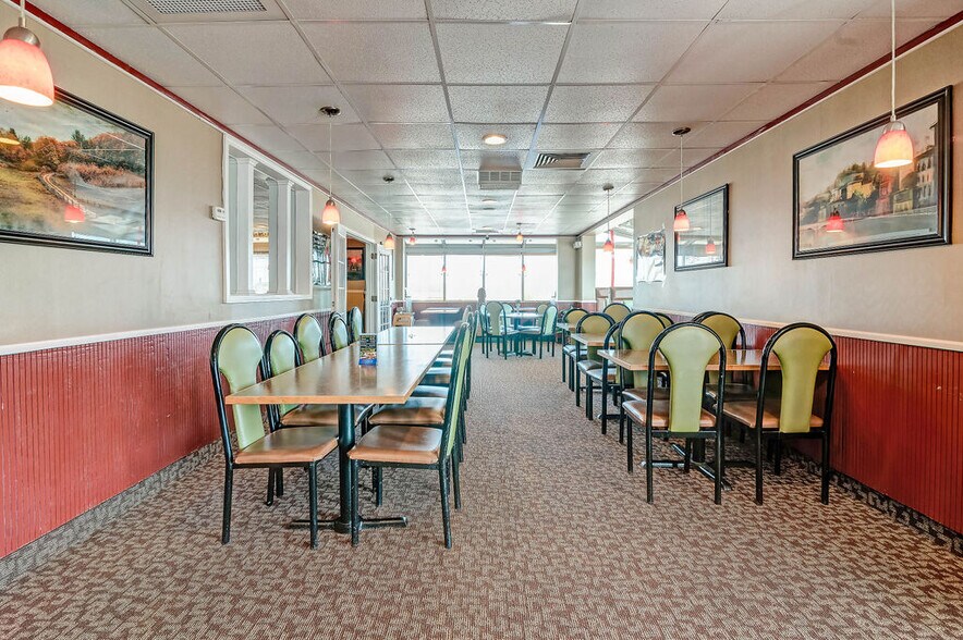 More Photos Of 1565 Marion-Waldo Rd, Marion General Retail For Sale