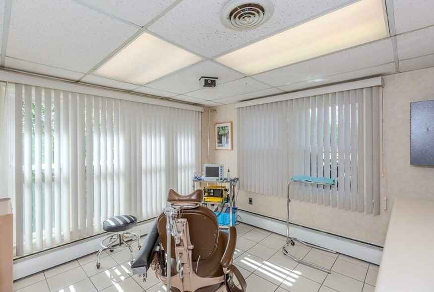 More Photos Of 230 Airport Rd, Warwick Office For Sale