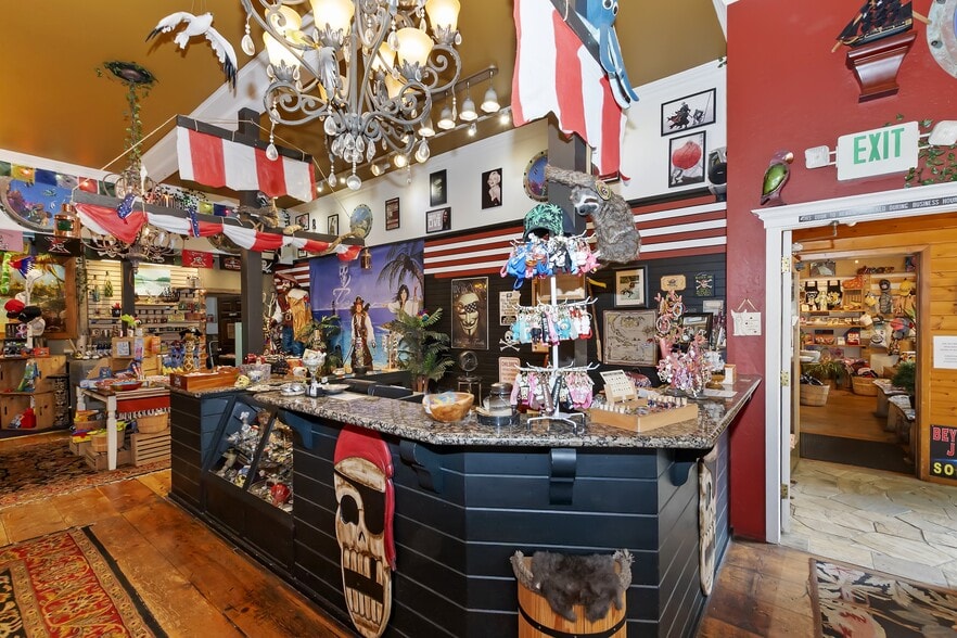 More Photos Of 40728 Village Dr, Big Bear Lake Storefront For Sale