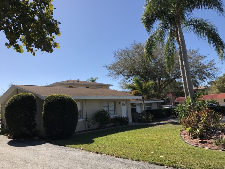 More Photos Of 1630 Redwood St, Sarasota Apartments For Sale