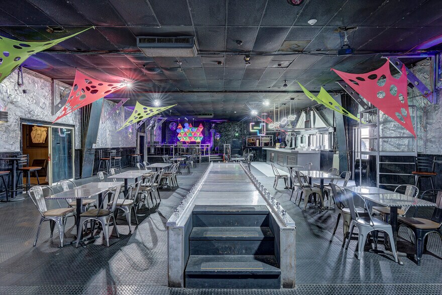 More Photos Of 2910 Bristol Hwy, Johnson City Bar For Sale