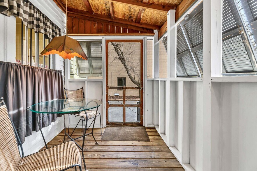 More Photos Of 104 State St, Greensboro Freestanding For Sale