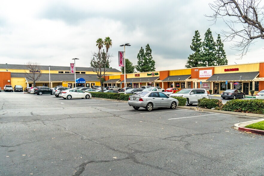 More Photos Of 710-870 E Foothill Blvd, Upland Unknown For Lease