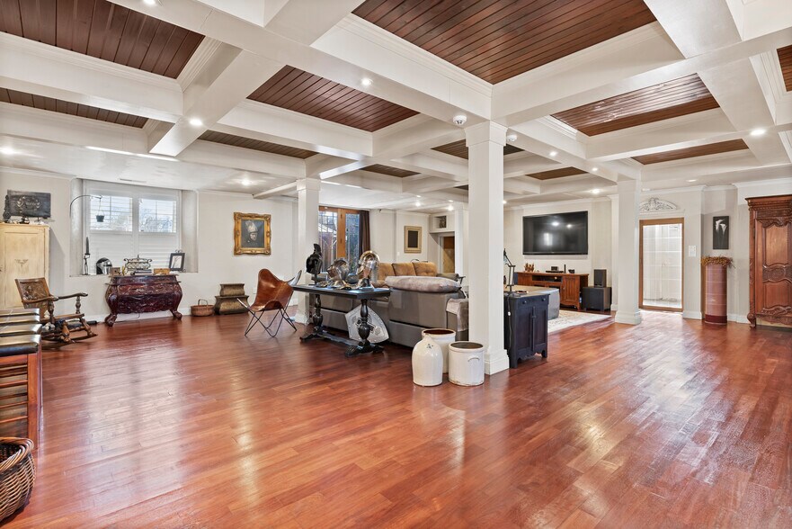 More Photos Of 4 Davis Aly, Loysville Specialty For Sale