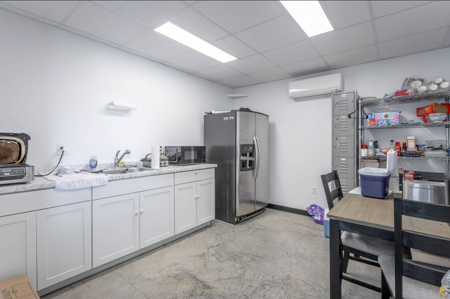 More Photos Of 1409 E 51st St, Chattanooga Warehouse For Lease