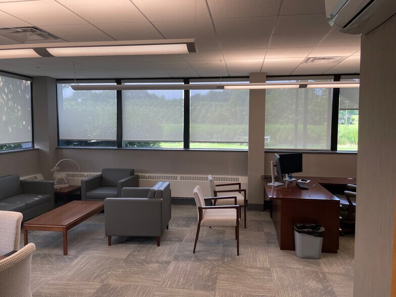 More Photos Of 385 Long Hill Rd, Guilford Warehouse For Lease