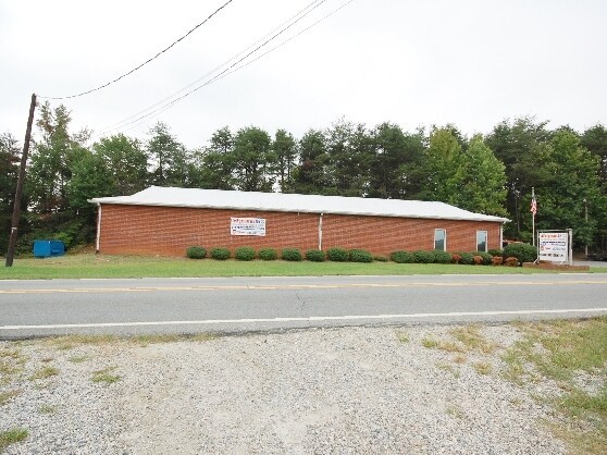 More Photos Of 2790 W Mountain St, Kernersville Light Distribution For Sale