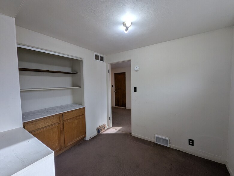 More Photos Of 1209 North St, Peoria Apartments For Sale