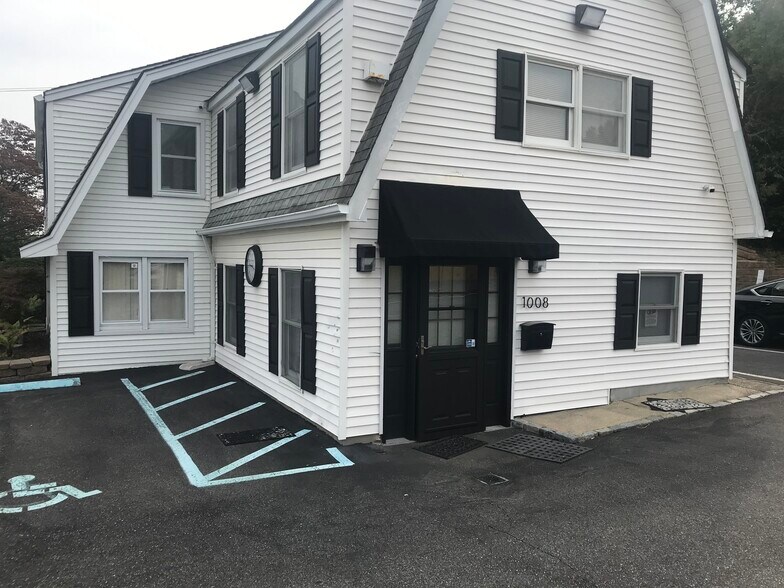 More Photos Of 1008 W Jericho Tpke, Smithtown Office For Lease