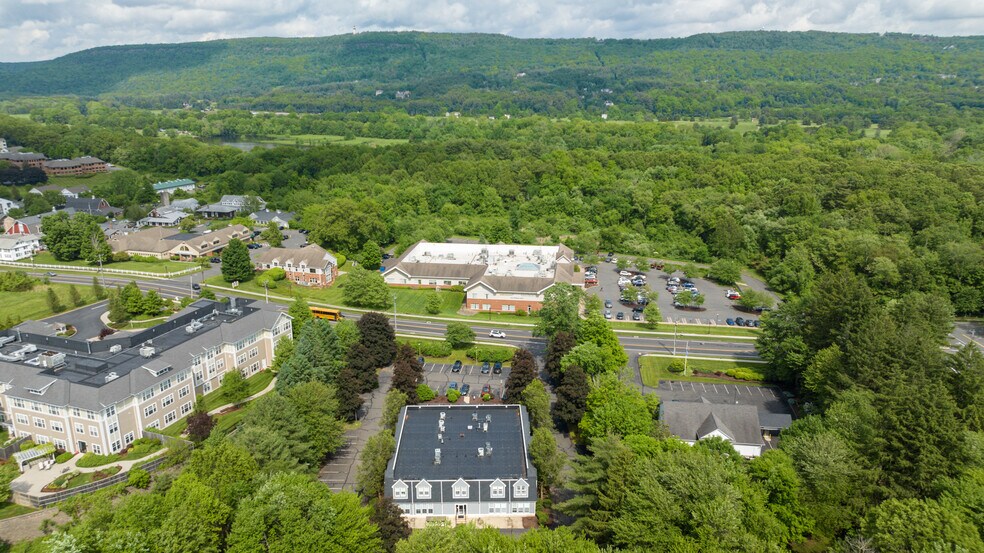 More Photos Of 111 Simsbury Rd, Avon Medical For Lease