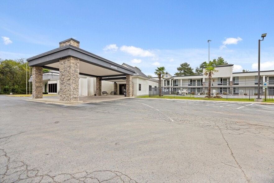 More Photos Of 2106 Chattanooga Rd, Dalton Hotel For Sale
