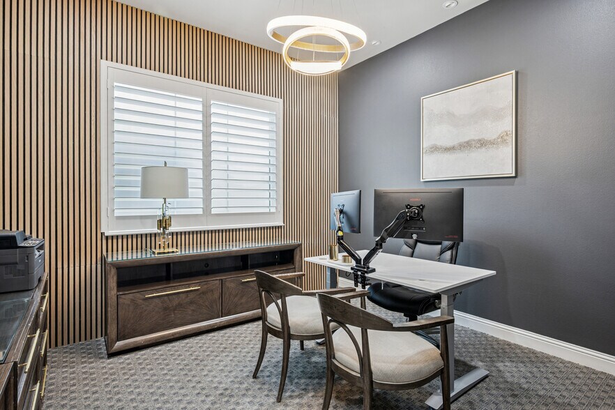 More Photos Of 2001 Auburn Hills Pky, McKinney Medical For Sale