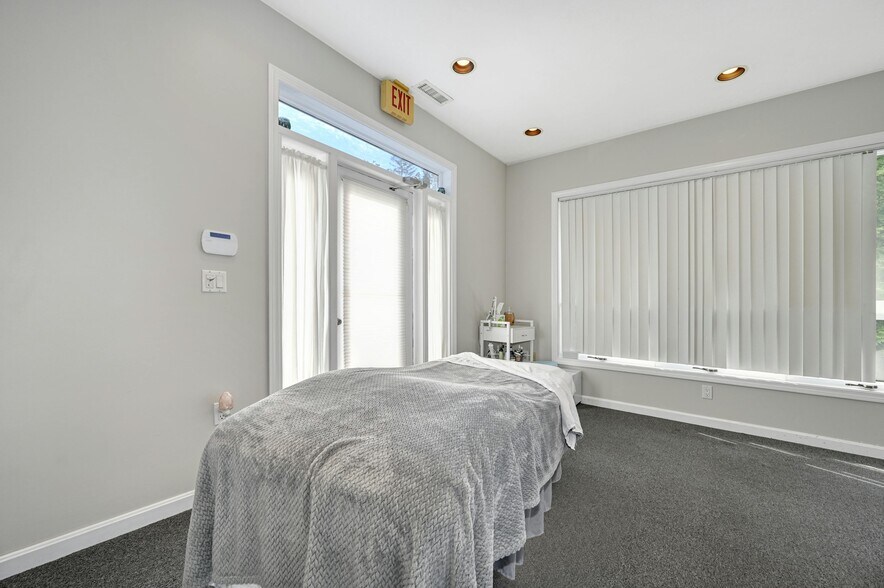 More Photos Of 74 N Main St, North Grafton Medical For Sale
