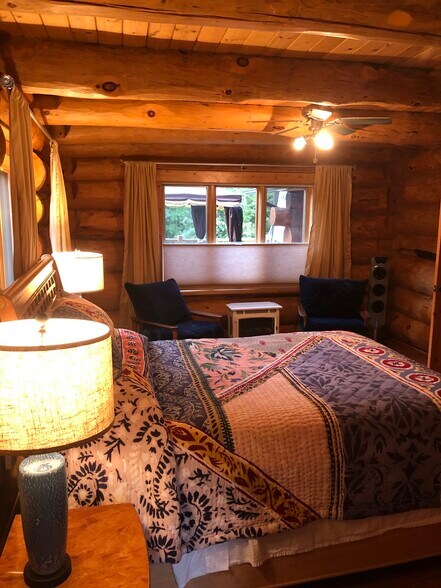 More Photos Of 465 Westover Rd, Two Harbors Specialty For Sale