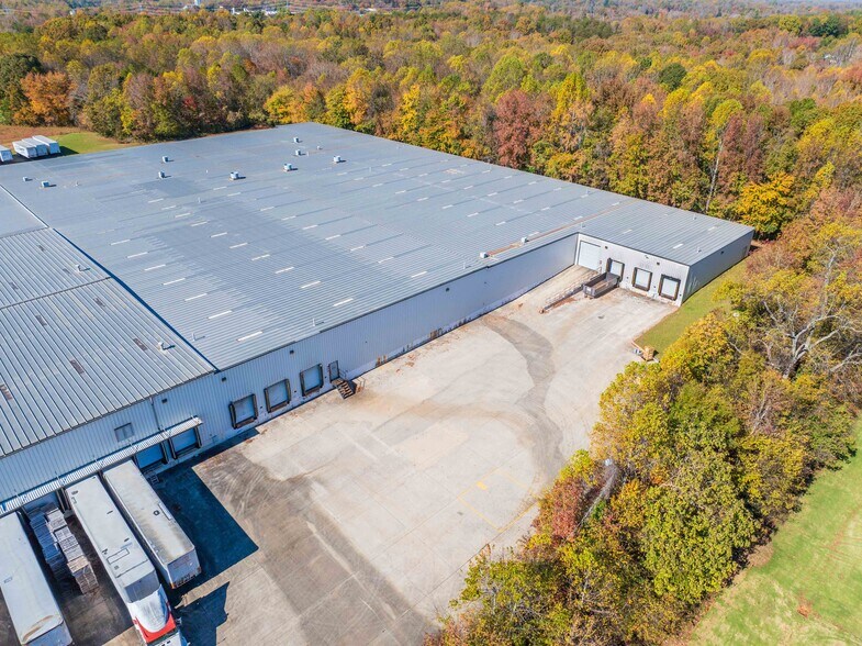 More Photos Of 140 Lionheart Dr, Mocksville Warehouse For Lease