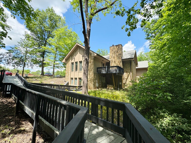 More Photos Of 6350 N Shadeland Ave, Indianapolis Office For Lease