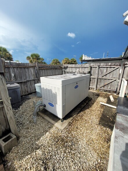 More Photos Of 1108 N Dixie Fwy, New Smyrna Beach Funeral Home For Sale