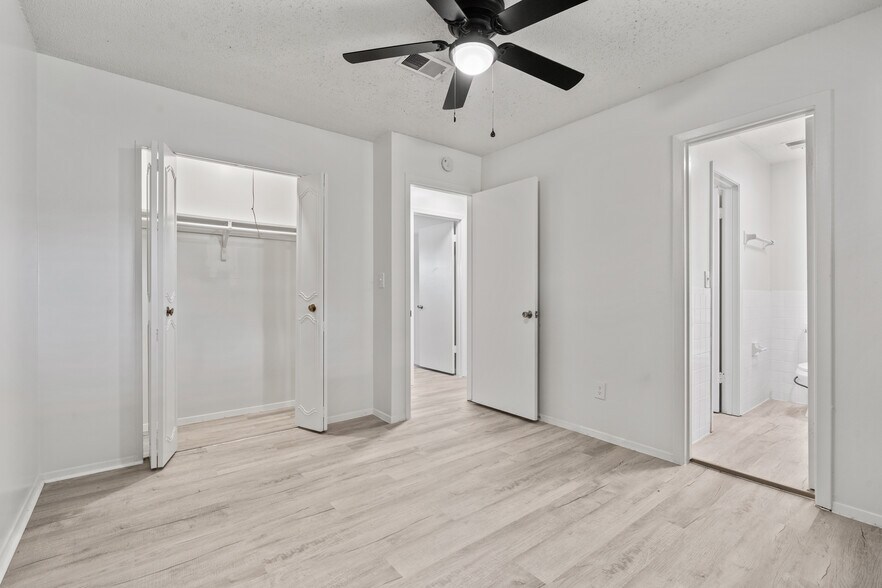 More Photos Of 341 E Loula St, Olathe Apartments For Sale