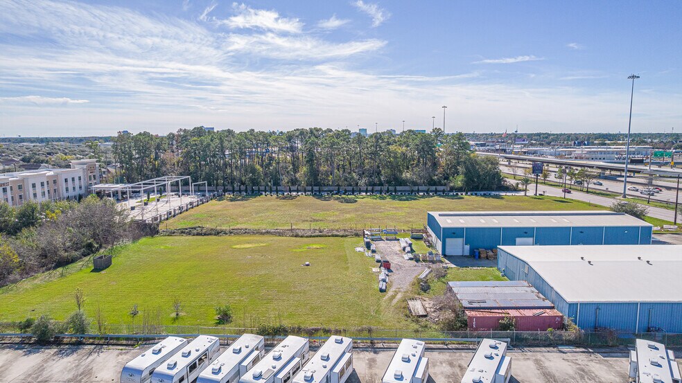 More Photos Of 14380 North Fwy, Houston Land For Sale