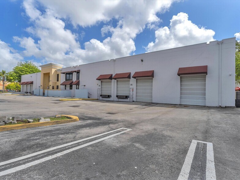 More Photos Of 2797 NW 105th Ave, Miami Warehouse For Lease
