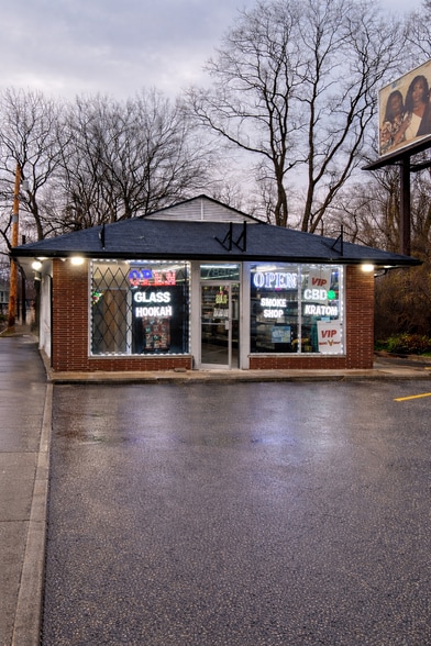 Primary Photo Of 7846 N Main St, Dayton Freestanding For Sale