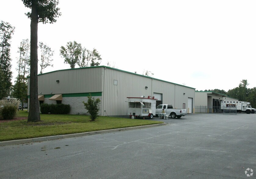 More Photos Of 916-920 Cavalier Blvd, Chesapeake Light Distribution For Lease