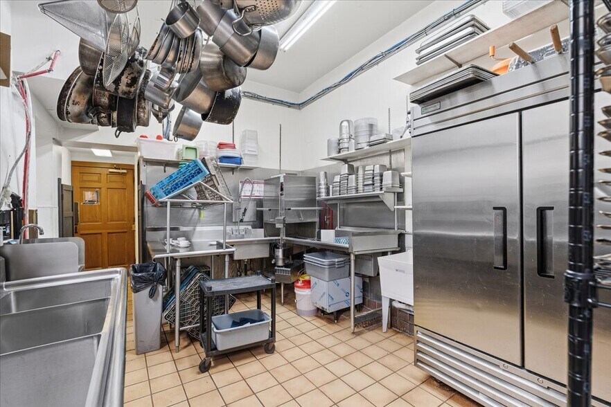 More Photos Of 2104 E Carson St, Pittsburgh Restaurant For Sale