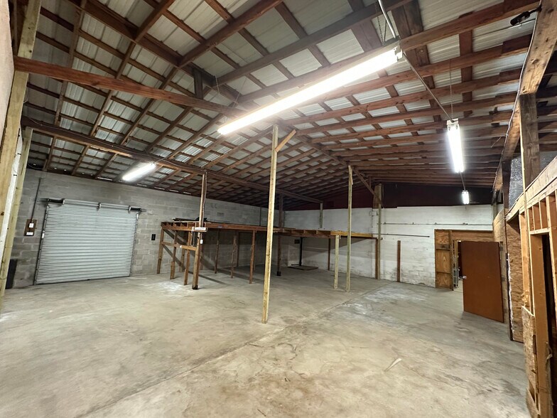 More Photos Of 196 NE Chestnut Ave, Lake City Warehouse For Sale