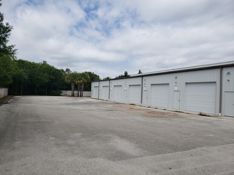 More Photos Of 4415-4429 77th St, Vero Beach Warehouse For Lease