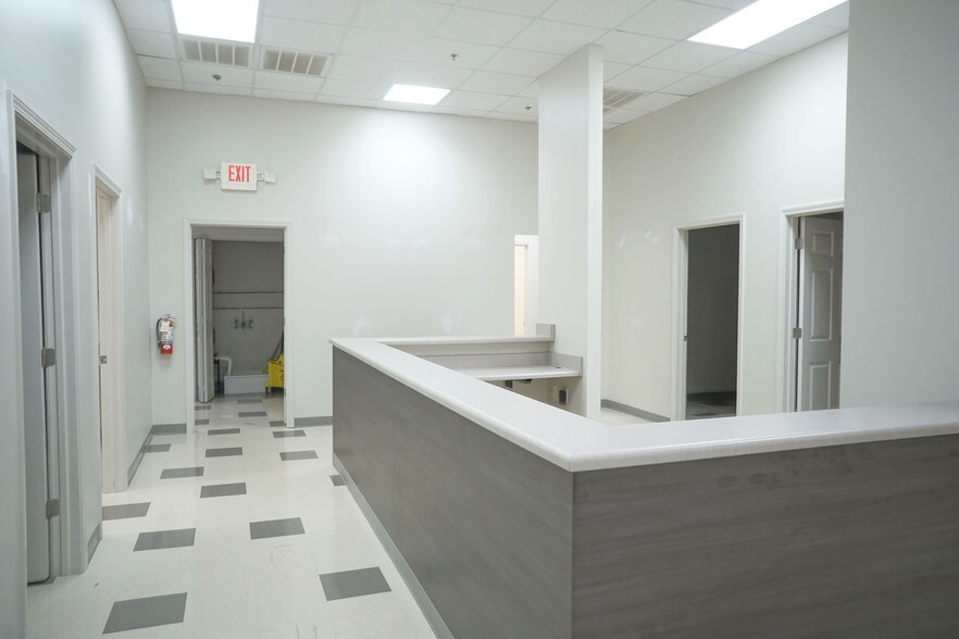 More Photos Of 179 Hancock St, Gallatin Storefront For Lease