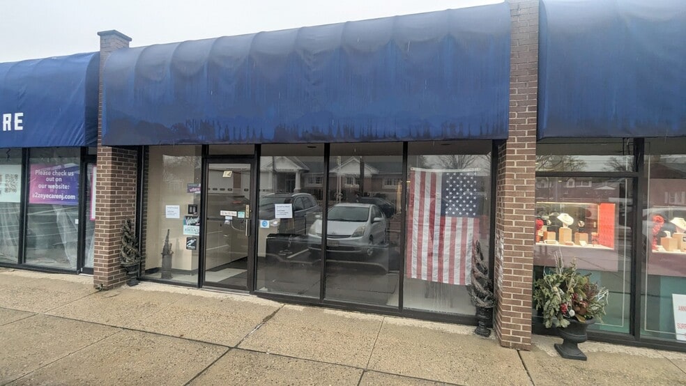 Primary Photo Of 14 E Prospect St, Waldwick General Retail For Lease