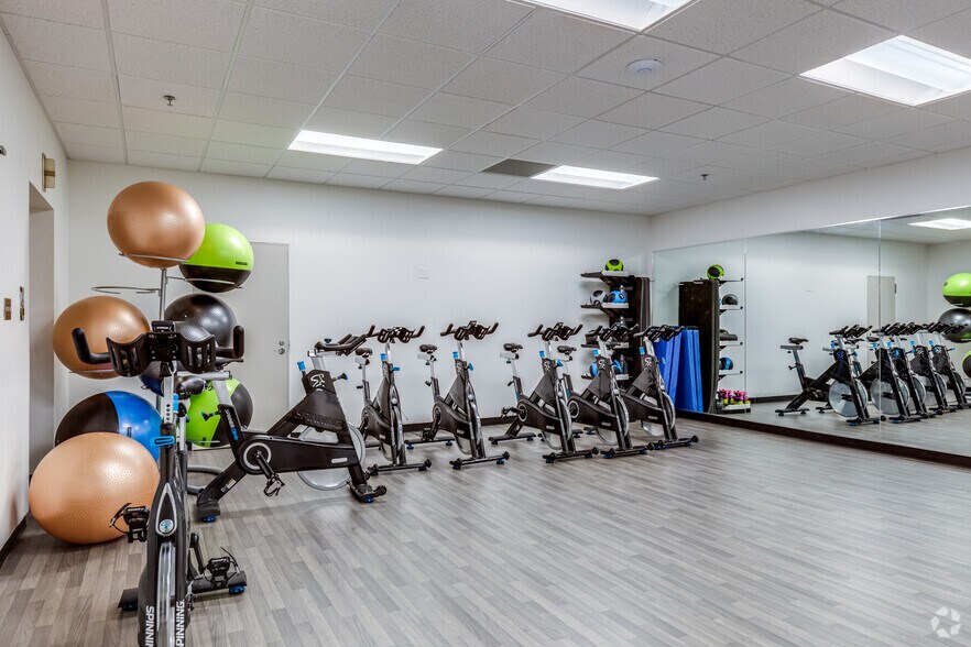 More Photos Of 15 E 5th St, Tulsa Office For Lease