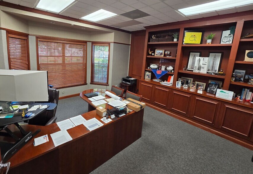 More Photos Of 465 W Warren Ave, Longwood Medical For Lease