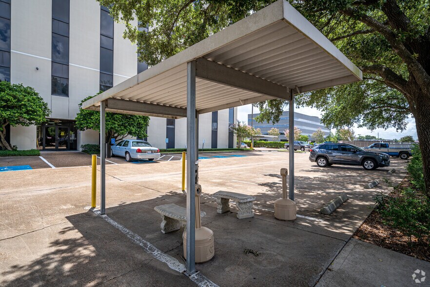 More Photos Of 8203 Willow Place Dr S, Houston Office For Lease