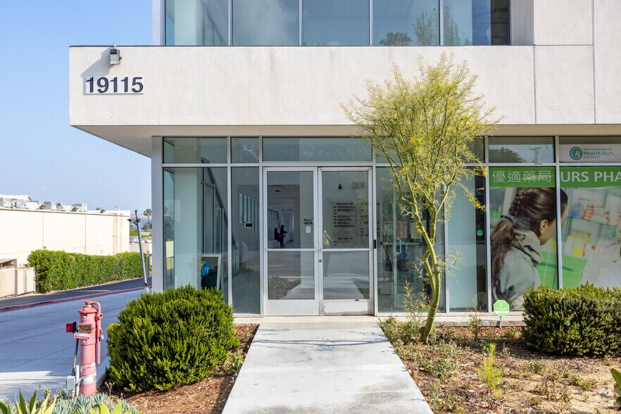 More Photos Of 19115-19117 Colima Rd, Rowland Heights Medical For Lease