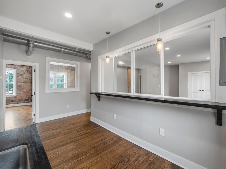More Photos Of 23900-23908 Woodward Ave, Pleasant Ridge Office For Lease