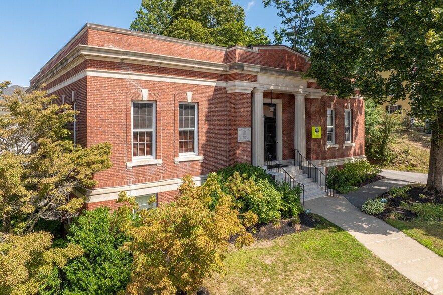 Primary Photo Of 14 Main St, Hingham Office Residential For Lease