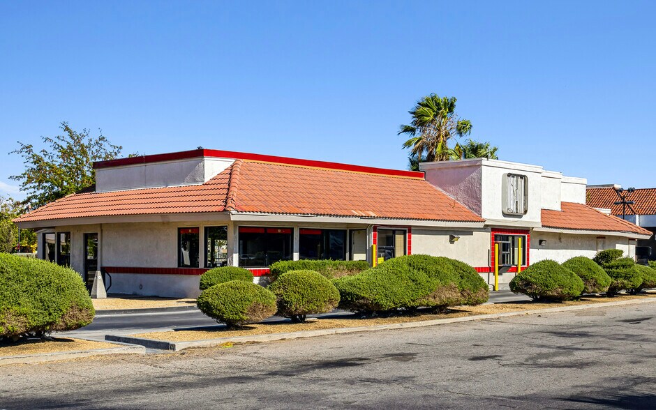 More Photos Of 2606 E Palmdale Blvd, Palmdale Fast Food For Sale