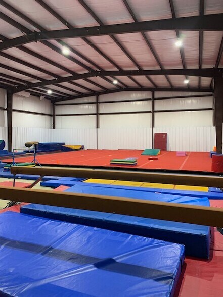 More Photos Of 2710 Main St, Ingleside Flex For Lease