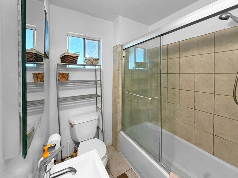 More Photos Of 204 Sunset Blvd, Hayward Apartments For Sale